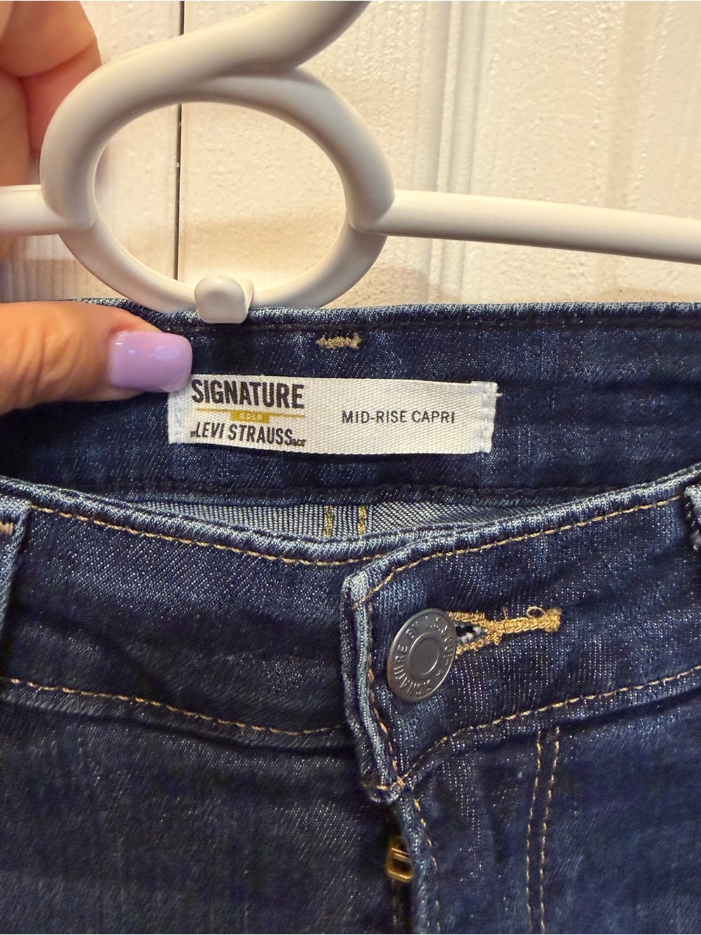 Signature by Levi Strauss Dark Blue Mid-Rise Capri Jeans